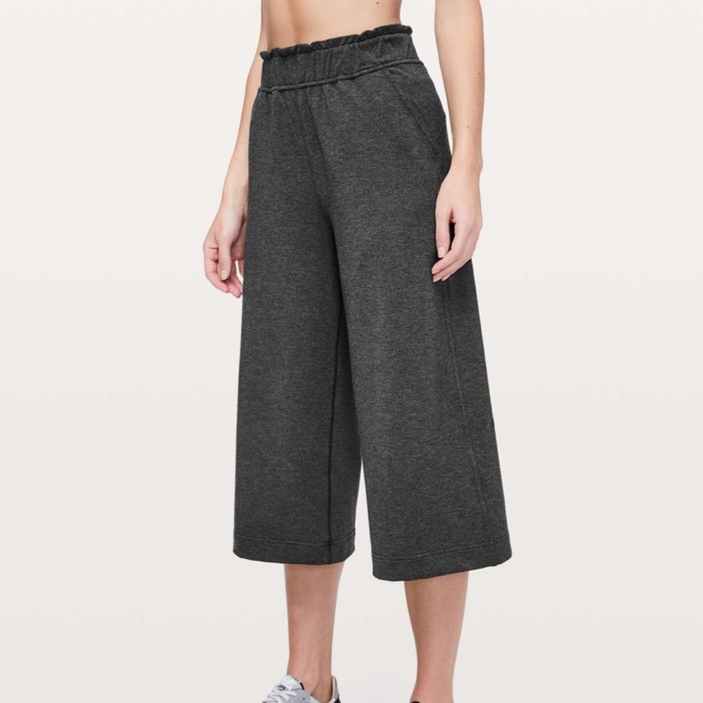 Lululemon Hello Sunday Crop Heathered Mod Black